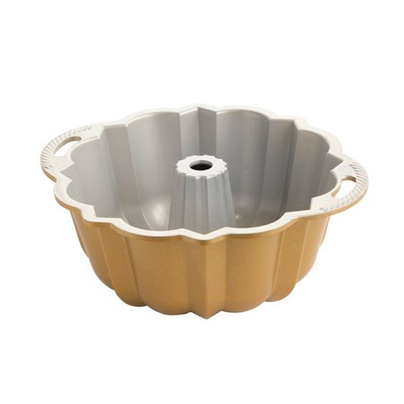 Nordic Ware Teglia Per Torta A Forma Di Treno - Stampa Americana In Alluminio - 9 Scomparti Per Festa