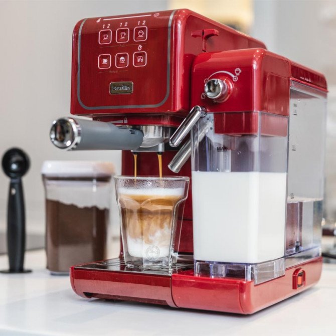 Oster Prima Latte Cafetera Espresso 15 Bares Roja con Tratamiento